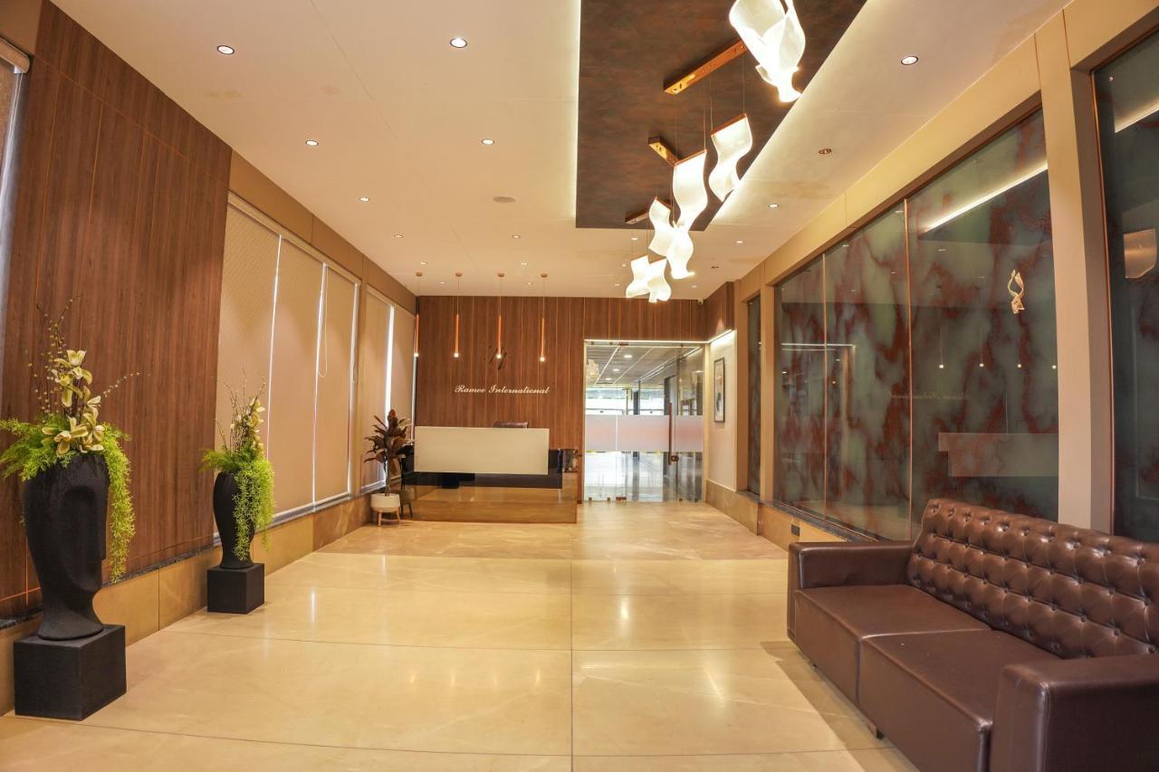 Ramee International Surat Hotel Exterior photo